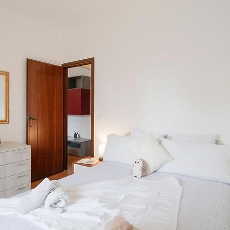 Апартаменты Near The Sea - Wifi And Parking Вентимилья Экстерьер фото
