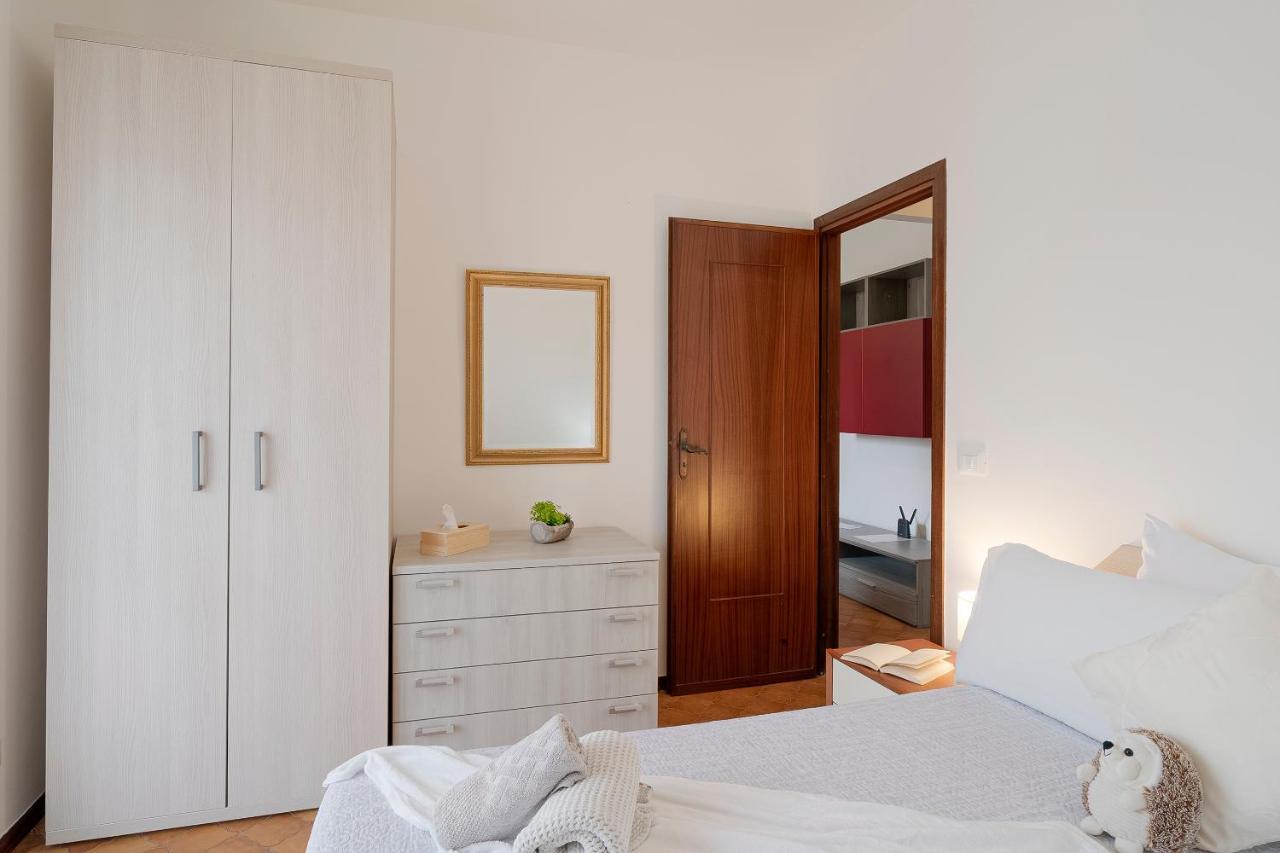 Апартаменты Near The Sea - Wifi And Parking Вентимилья Экстерьер фото