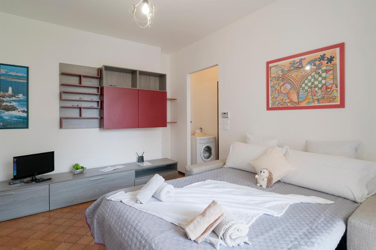 Апартаменты Near The Sea - Wifi And Parking Вентимилья Экстерьер фото